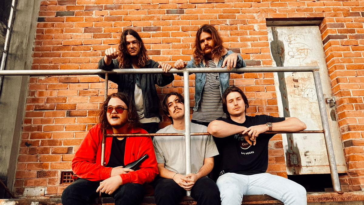 Single Review: The Stone Apes – Strange Colours 