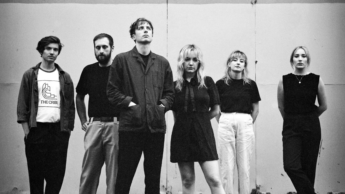 Single Review: Low Hummer – Connected