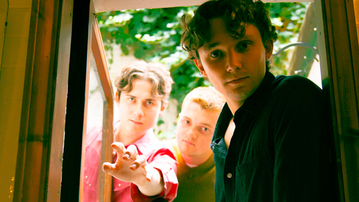 Single Review: The Manatees – Better Way To Think Of It