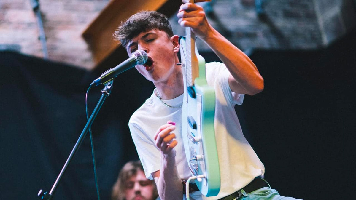 Single Review: Tom A Smith – Weirdo 