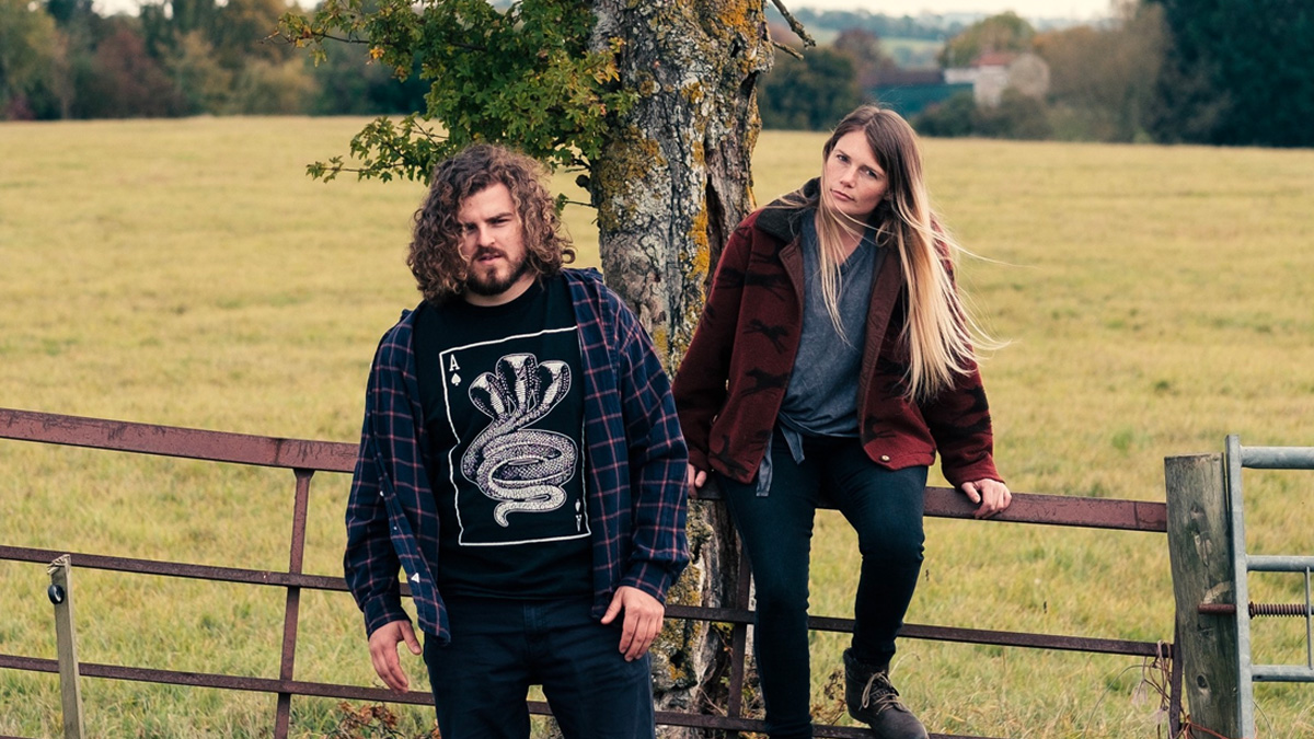 Single Review: Gold Spectacles – PseudoFriends 