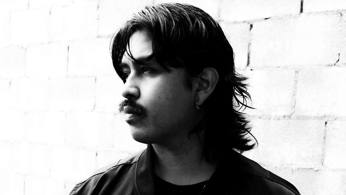 EP Review: Estrada – Public Secret