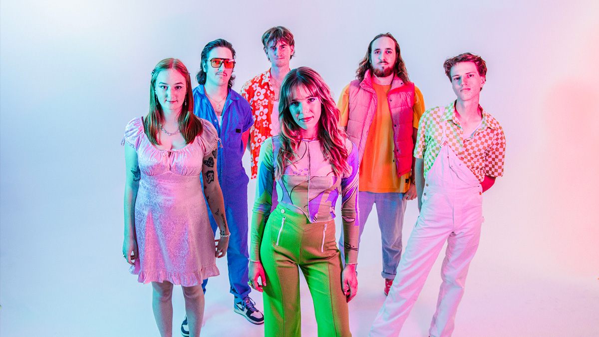 Single Review:  Lucy Lorenne & The Early Birds – Tamagotchi Nights 
