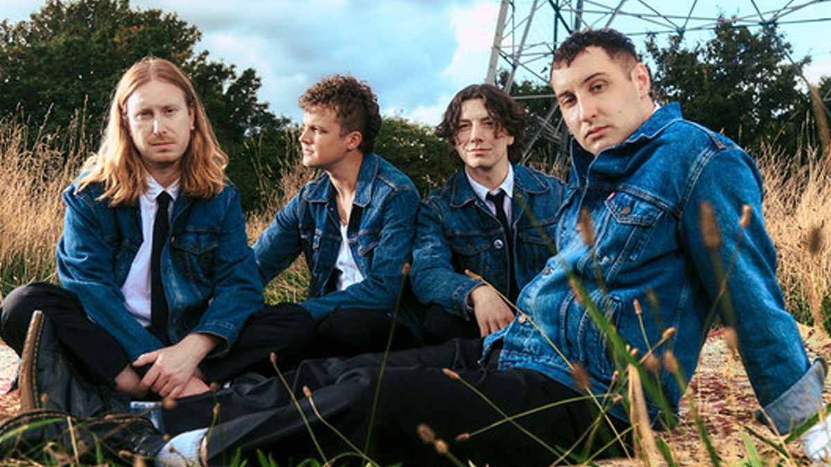 Single Review: Sea Girls – Weekend And Workdays