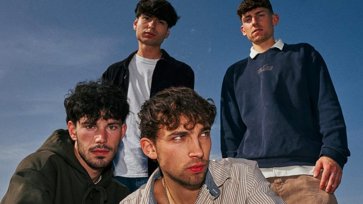 Single Review: Small Talk – Lost In The Moment