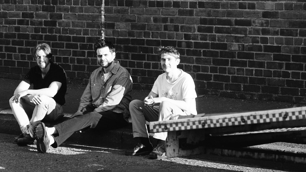 Single Review: Eyesore & The Jinx – Float Like A Jellyfish (Sting Like A Subtweet)
