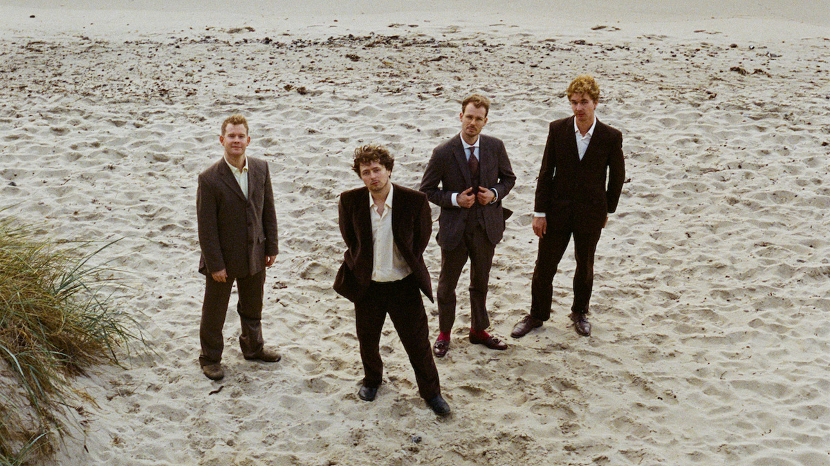 Single Review: Roast Apple – Tied Up