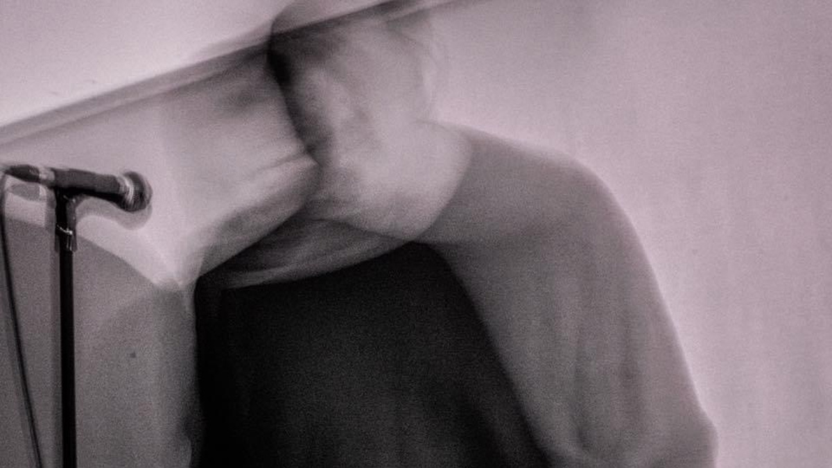 Single Review: Red Light Effect – Full Of Nothing