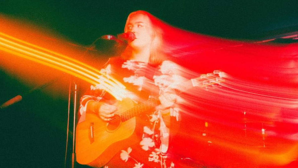 Single Review: Hannah Mazey – Pretentious