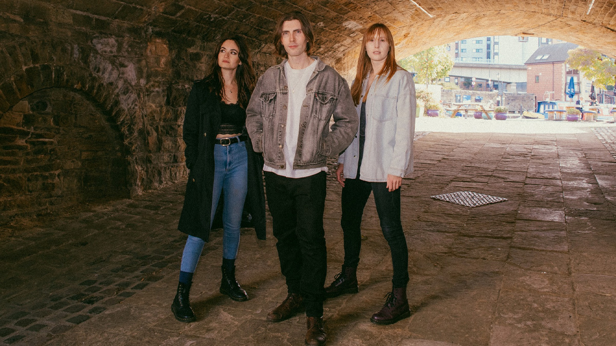 Single Review: FloodHounds – Near-Life Experience