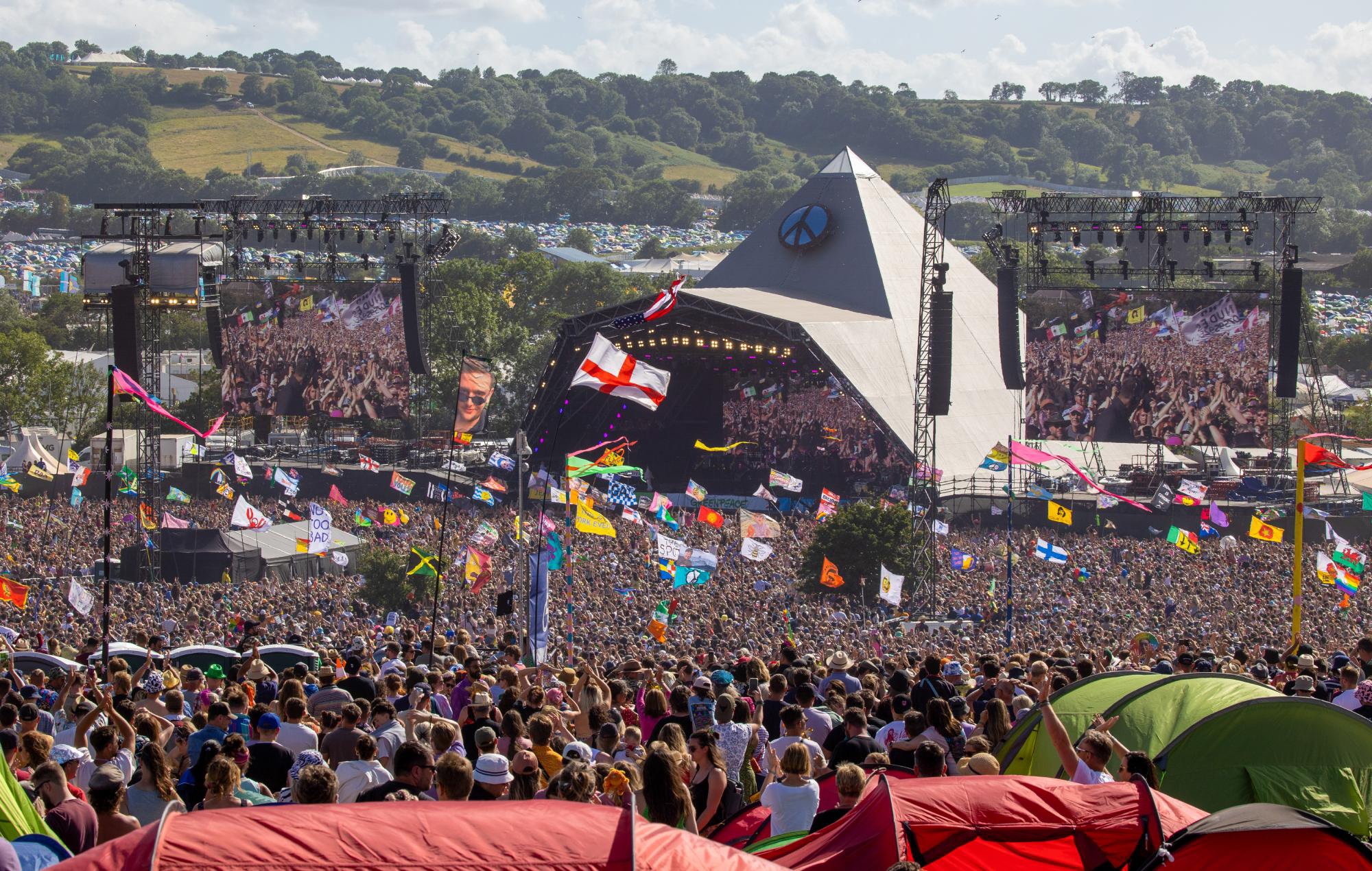 Not at Glastonbury? Plan your Glasto at home with these highlights of the weekend!