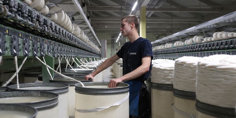 06 JOB UTEXBEL FIB FRU OPERATORSPINMACHINE 01