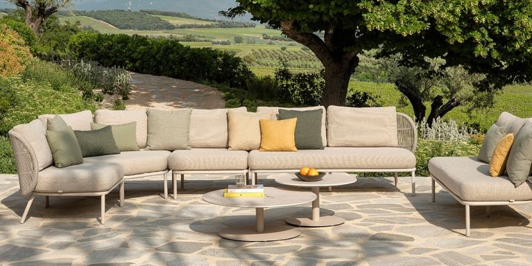 2024 WEB04 CONJ MEUBEL Vincent Sheppard 0 Kodo Modular Kodo Deep Sofa Coffee Tables Portland Olive Green Pine Green Fig Green Mustard Amber