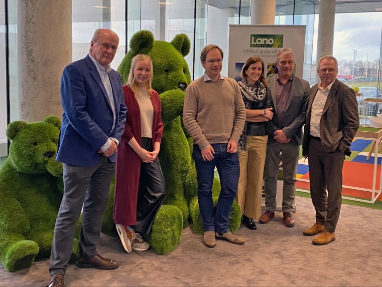 Processed F6405335 6978 4095 992 F D8 B744 E4 FD17