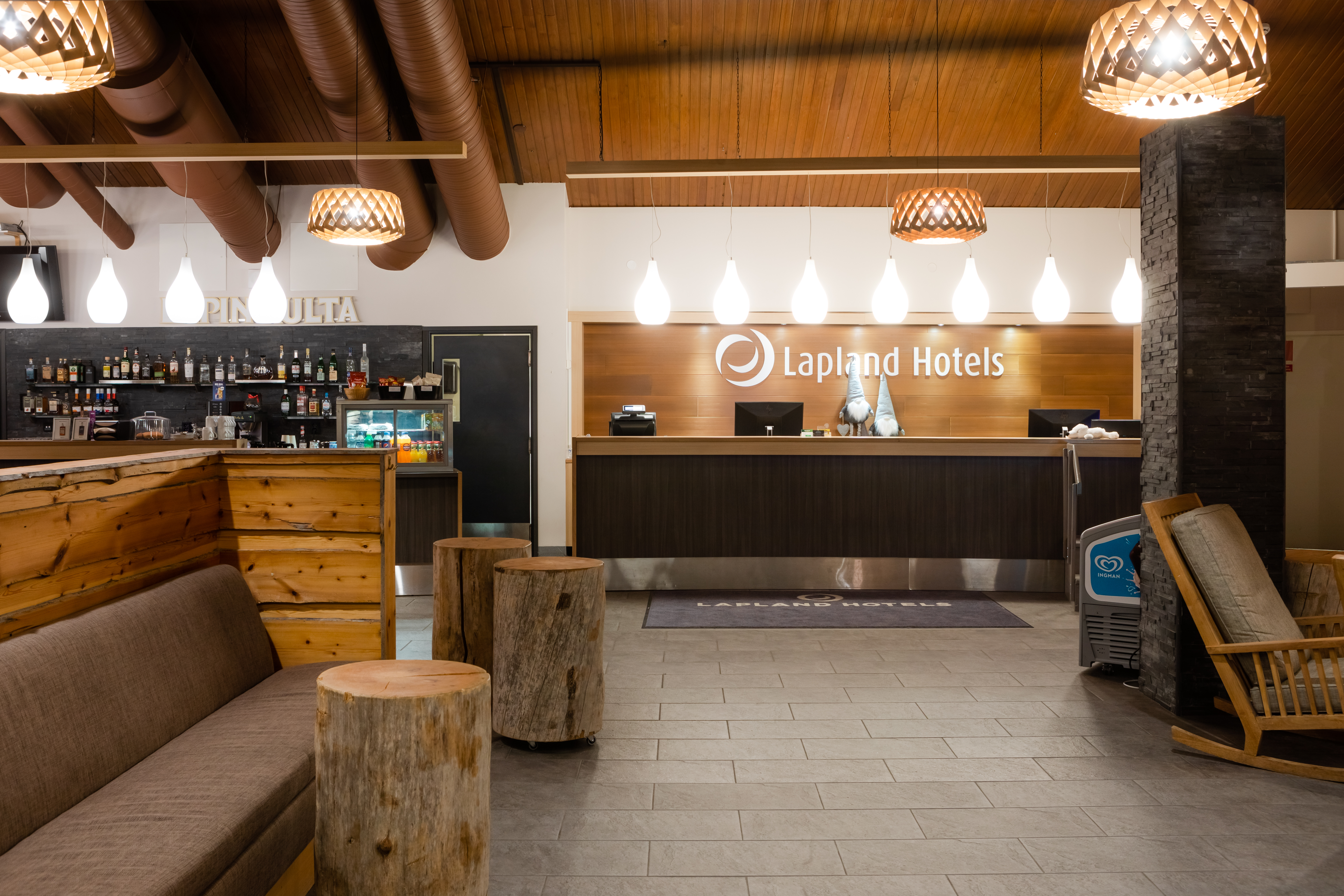 Vastaanoton vuoropäällikkö, Lapland Hotels Sirkantähti, Levi