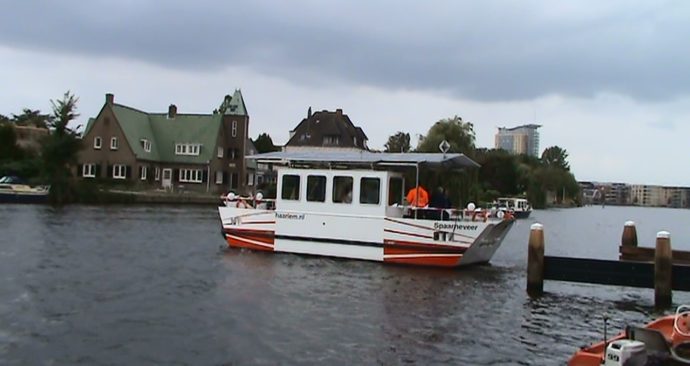 Spaarneveer uit vaart