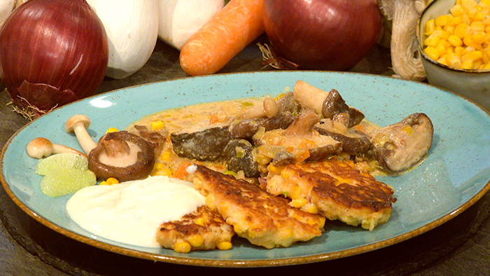 Pilzcurry mit Gemüsemais-Talern und Limettendip