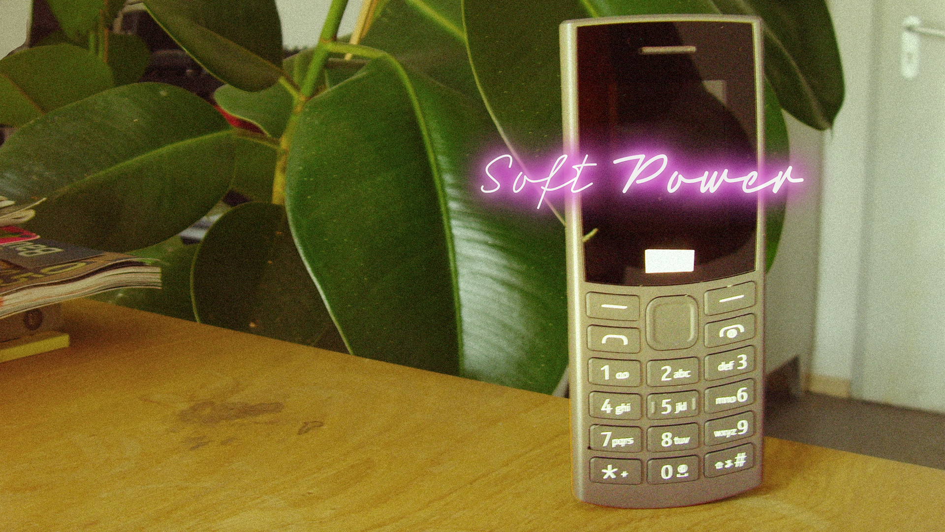 Ein gutes altes Handy | Foto: Quentin Lichtblau Collage: BR