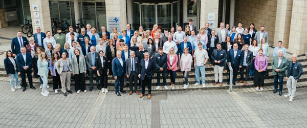 600 pixels wide image