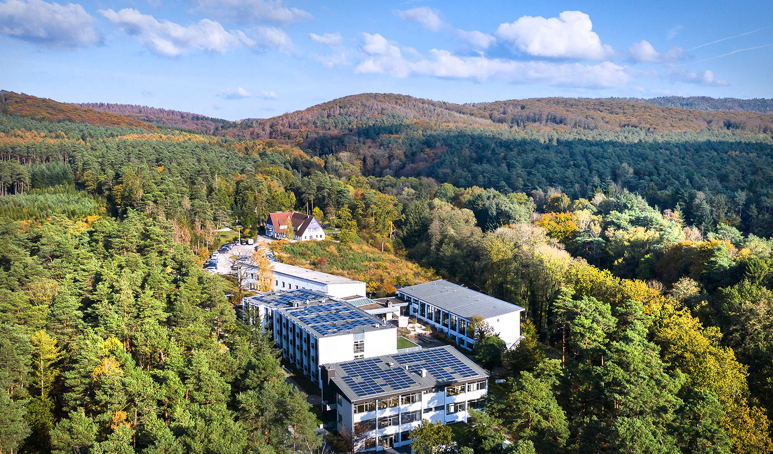 Haus Neuland liegt im Bielefelder Süden direkt am Teutoburger Wald