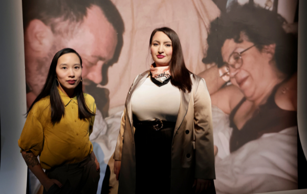 Journalistin Vanessa Vu mit Roxanna-Lorraine Witt