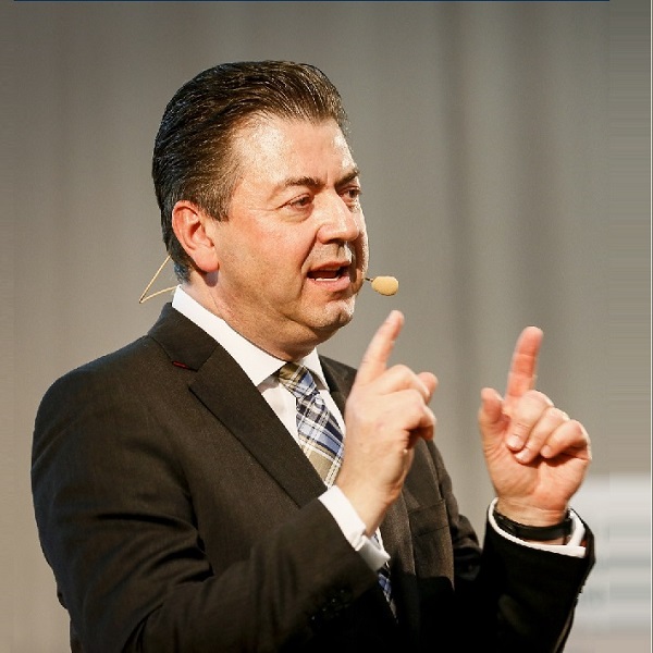  Robert Halver, Baader Bank