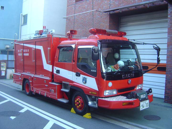 Tokyo Fire Dept Isuzu Rescue 62 Ueno