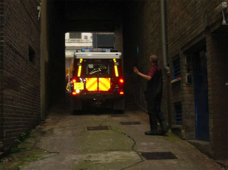 Water rescue unit land Rover.