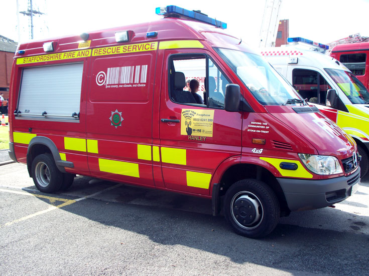 STAFFORDSHIRE  FIRE & RS  Light Fire Appliance.