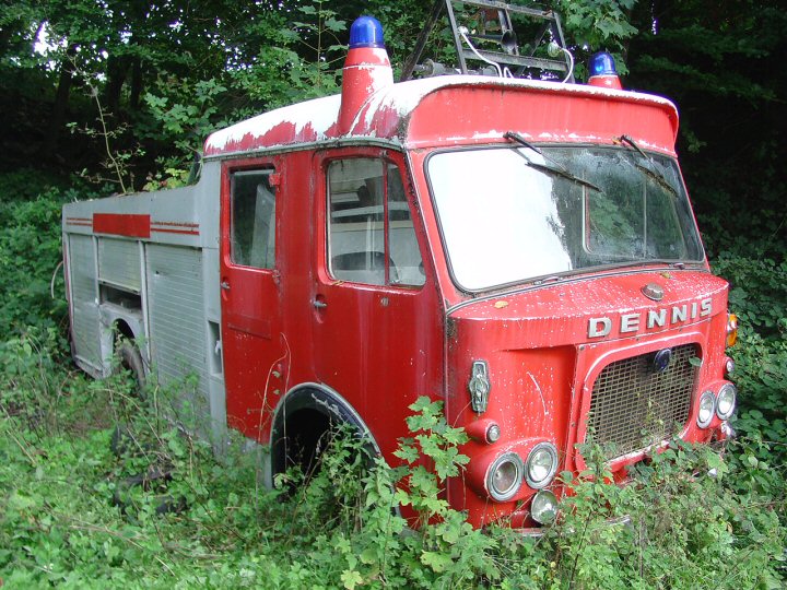 'WHITE' Dennis F46 - DWT 472H