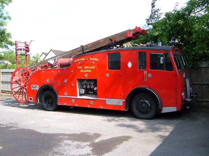 FMO 635 at the back of Mortimer station