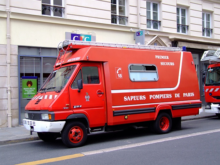 Sapeurs Pompiers de Paris Renault B110