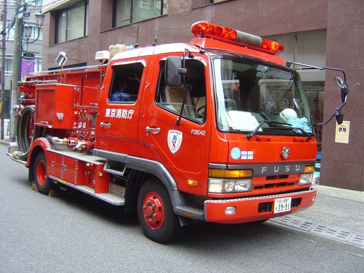 Tokyo Fire Department Fuso pumper Surugai FS