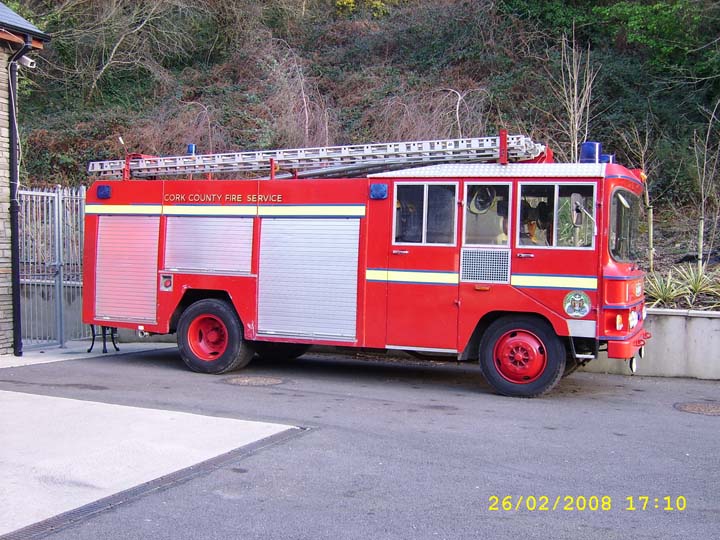 1982 Bedford TKG HSC WTL Kinale Fire station