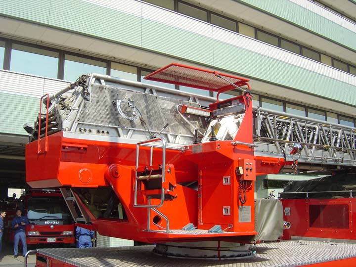 Tokyo FD Hino Morita 40m Turntable ladder 
