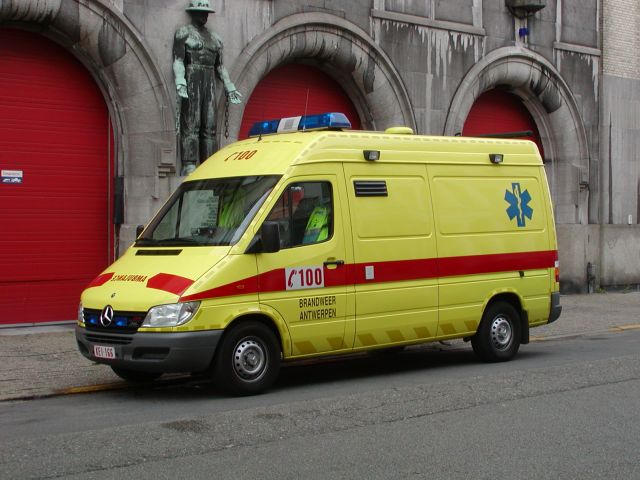 Brandweer Antwerpen Mercedes Sprinter ambulance