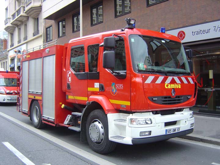 Rhone Fire & Rescue, Lyon Renault Camiva pumper