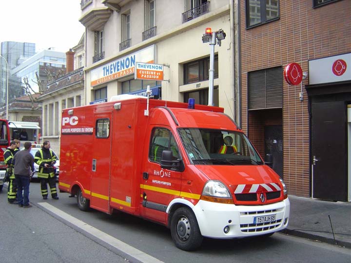 Rhone Fire & Rescue, Lyon Renault Master unit