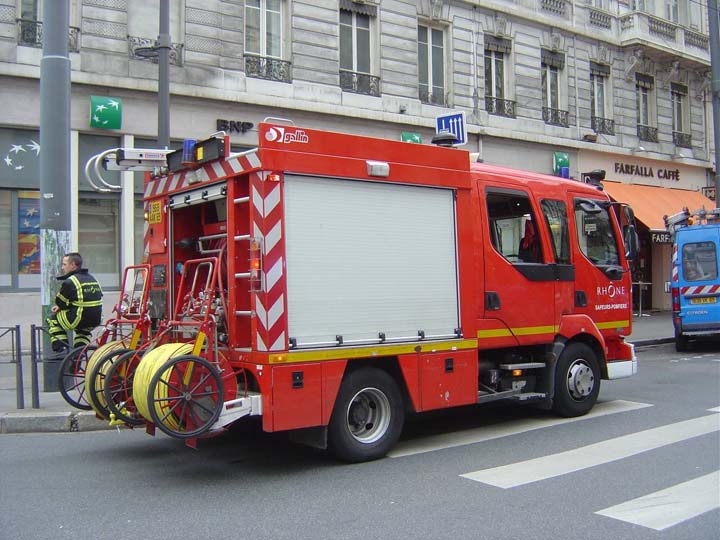 Rhone Fire & Rescue France Lyon Renault light pump