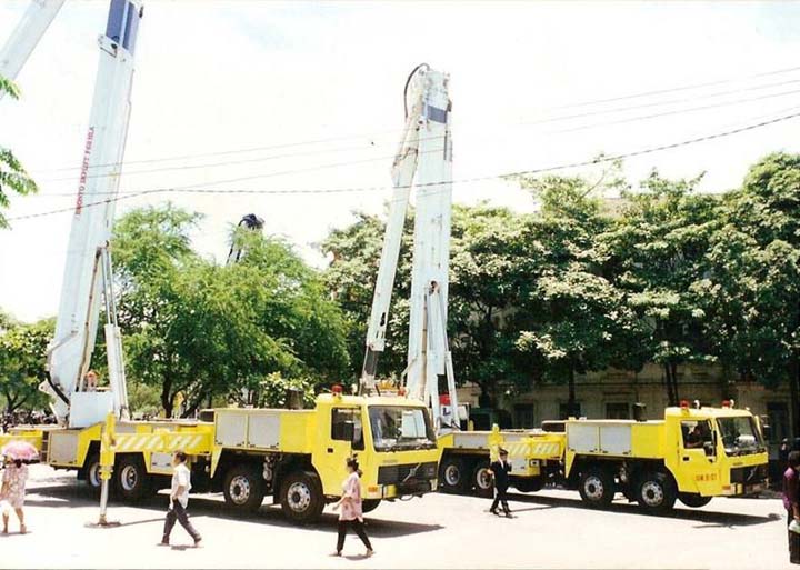 Bangkok Fire And Rescue Volvo Bronto Skylift