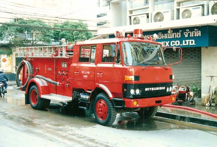 Bangkok Fire And Rescue Mitsubishi pumper