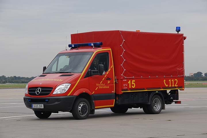 Flughafenfeuerwehr Düsseldorf Fox 15 Mercedes