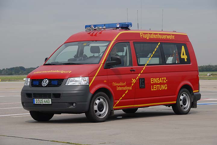 Flughafenfeuerwehr Düsseldorf Fox 4 VW ELW