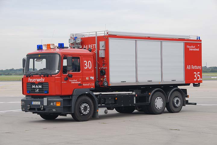 Flughafenfeuerwehr Düsseldorf Fox 30 MAN