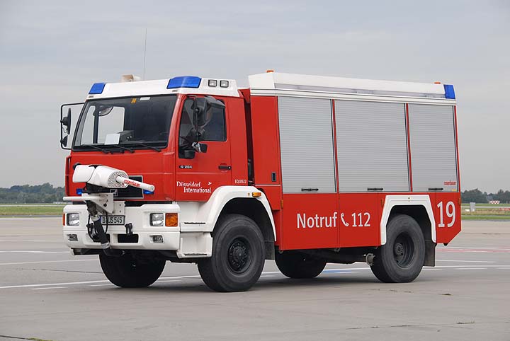 Flughafenfeuerwehr Düsseldorf Fox 19 MAN PLF2000