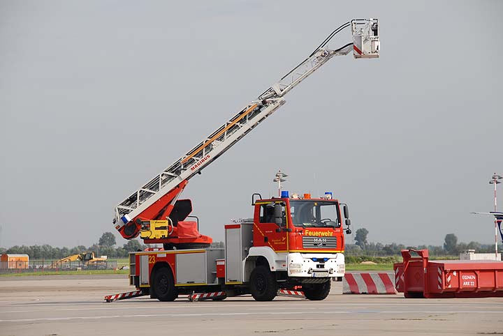 Airport Düsseldorf Fox 23 MAN Magirus