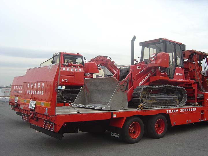 Tokyo FD Caterpillar 933 Tank Tractor
