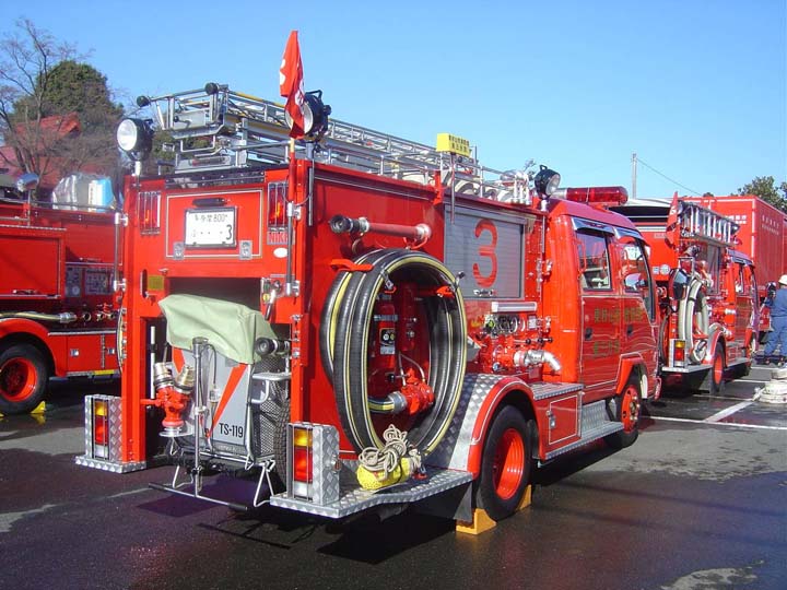 Tokyo MVFCS Isuzu light pumper back