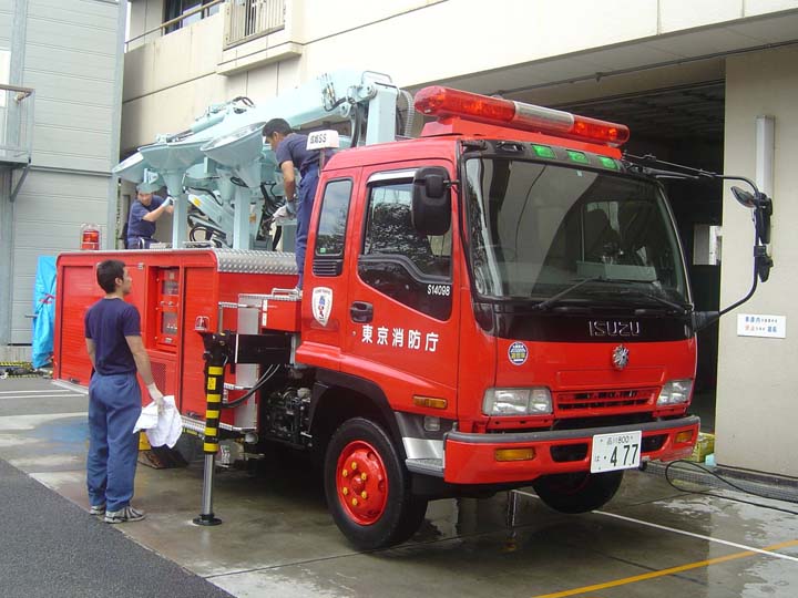Tokyo Fire Department Isuzu based lightmast