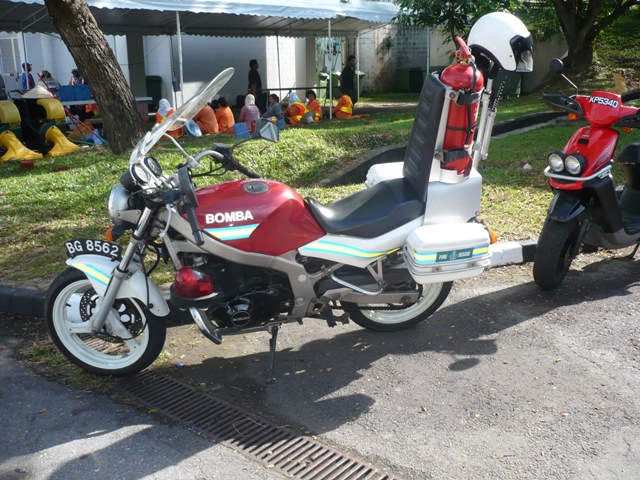 Suzuki GS300E Fire Bike